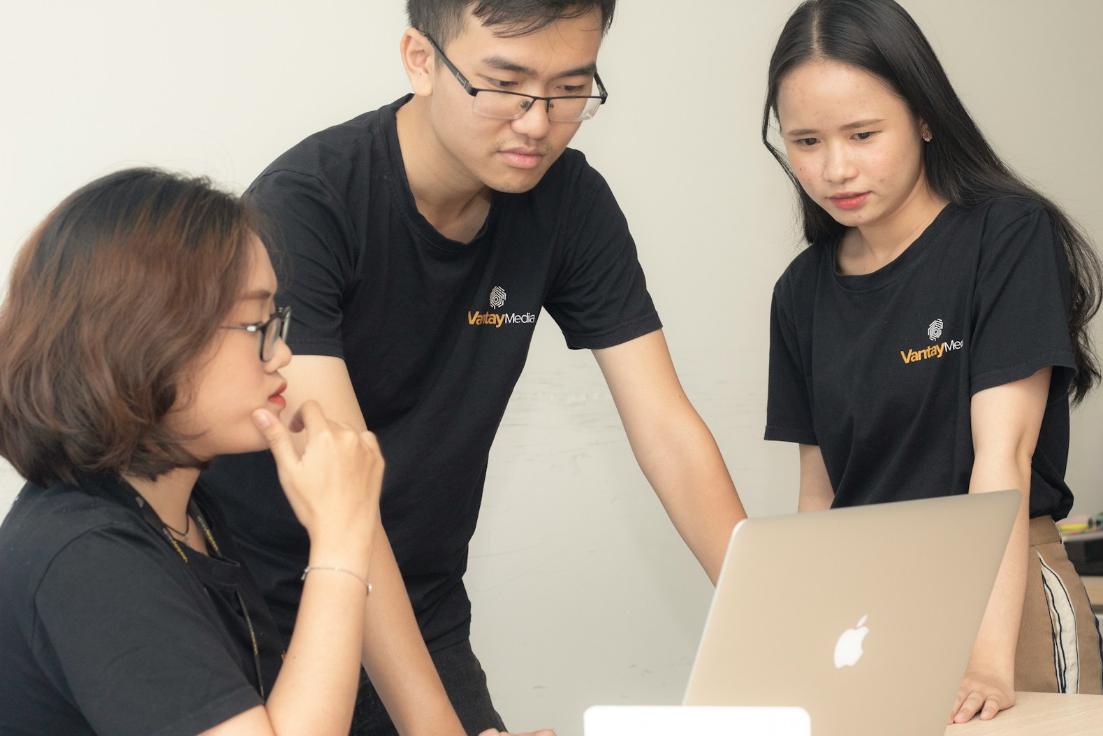 Chính sách hỗ trợ người lao động và người sử dụng lao động bị ảnh hưởng bởi đại dịch COVID-19